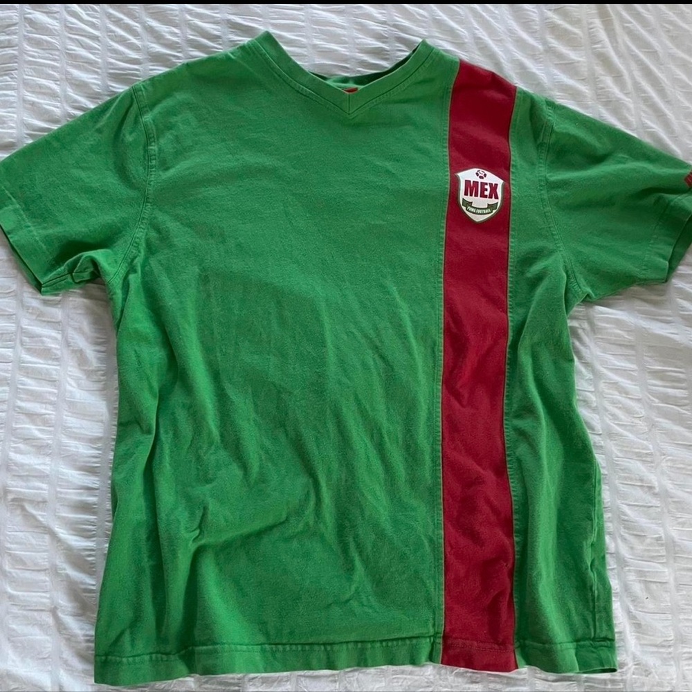 Vintages mexico puma jersey ! 
Size M